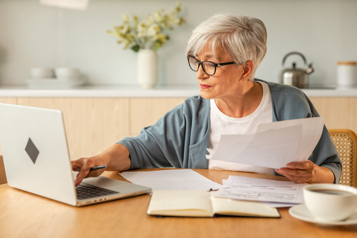 Timing Your Social Security Senior from AARP